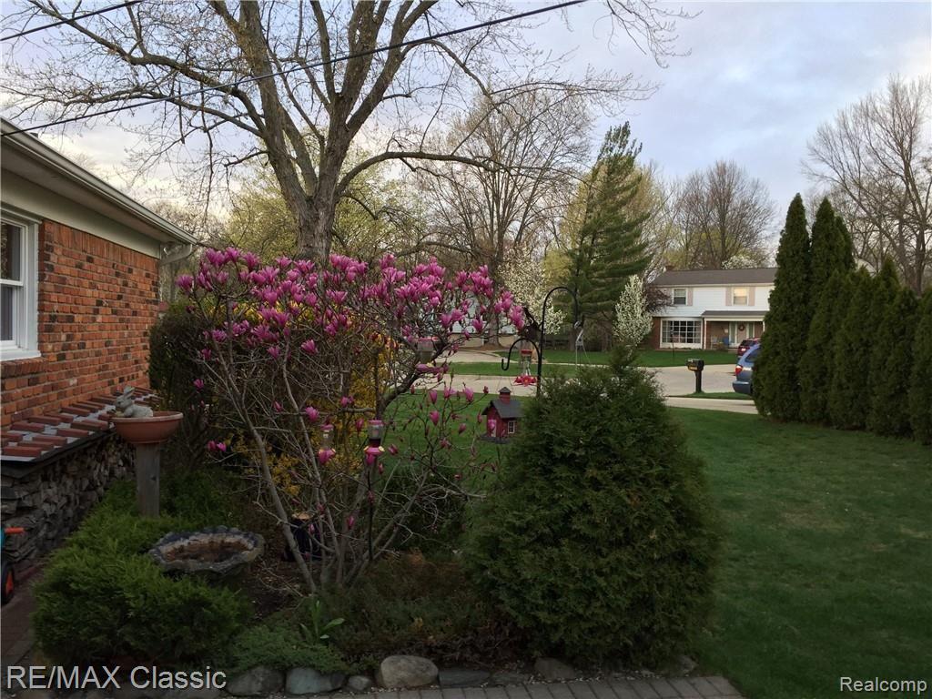 29928 Fox Grove Road Farmington, MI 48334 - Photo 45 of 47