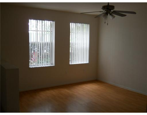 6978 West Sample Road, Unit B 36 Coral Springs, FL 33067 - Photo 2 of 5 Living Room