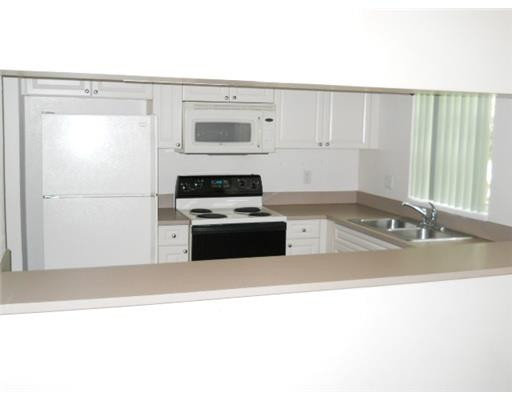 6978 West Sample Road, Unit B 36 Coral Springs, FL 33067 - Photo 4 of 5 Kitchen