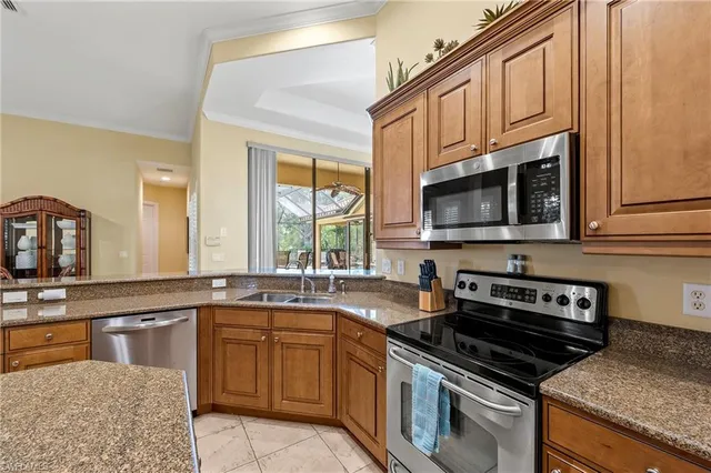 $15,000 | 975 Tivoli Court, Naples, FL 34104