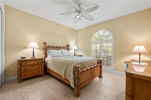 $15,000 | 975 Tivoli Court, Naples, FL 34104