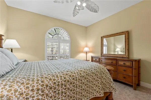 $15,000 | 975 Tivoli Court, Naples, FL 34104