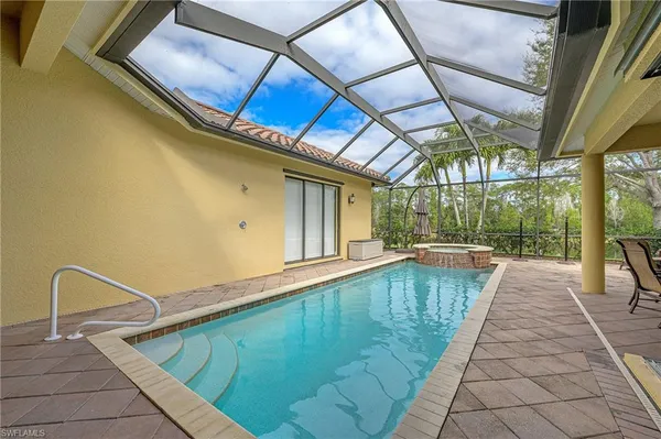 $15,000 | 975 Tivoli Court, Naples, FL 34104