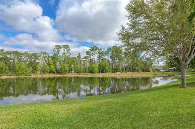 $15,000 | 975 Tivoli Court, Naples, FL 34104