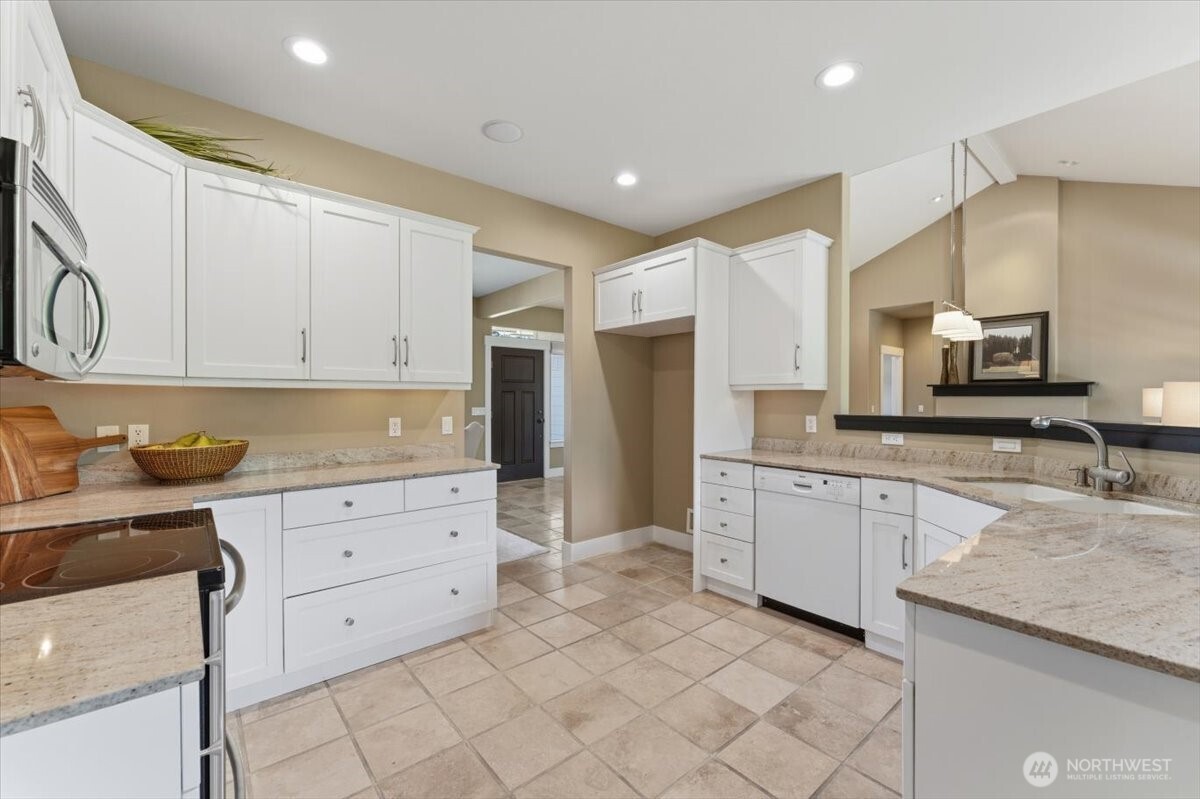 105 Pickens Street Wenatchee, WA 98801 - Photo 9 of 34