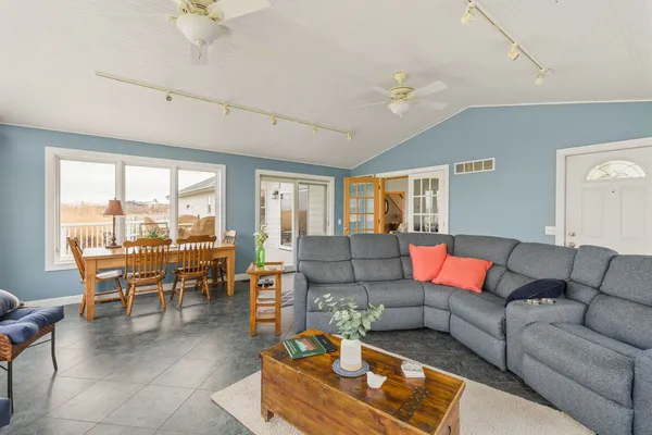 $665,000 | 1200 James B Young Road, Galva, IL 61434