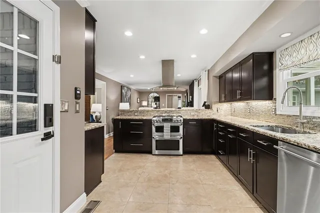 $925,000 | 1873 Queens Way, Atlanta, GA 30341