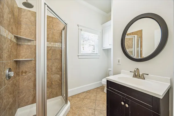 $2,500 | 806 Sabine Street, Houston, TX 77007