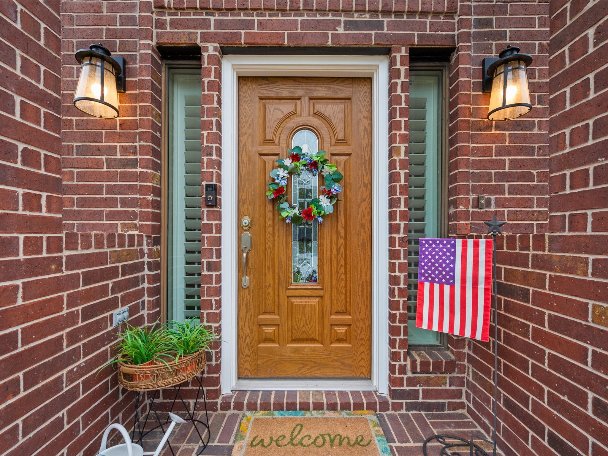 2906 Penninsula Point Montgomery, TX 77356 - Photo 6 of 48 Step through the beautiful
wooden door and into a world of
refined comfort and tranquil
lakefront luxury. From the
moment you enter, the home
invites you to unwind and enjoy
the serene rhythm of life by the
water.