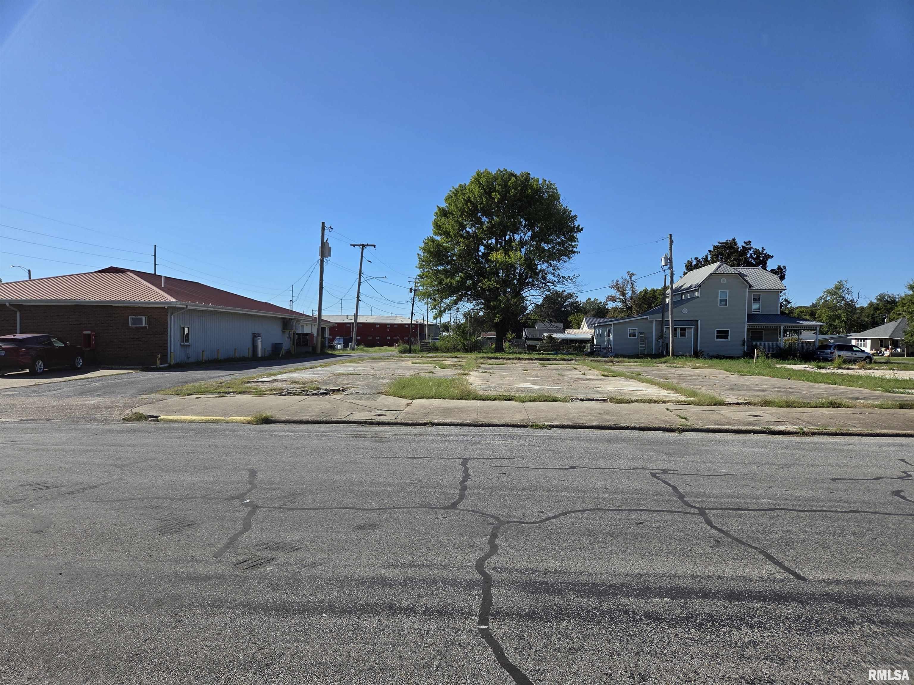 149 Lincoln Boulevard East Shawneetown, IL 62984 - Photo 2 of 4