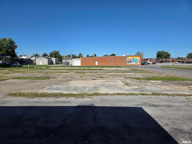 $15,000 | 149 Lincoln Boulevard East, Shawneetown, IL 62984