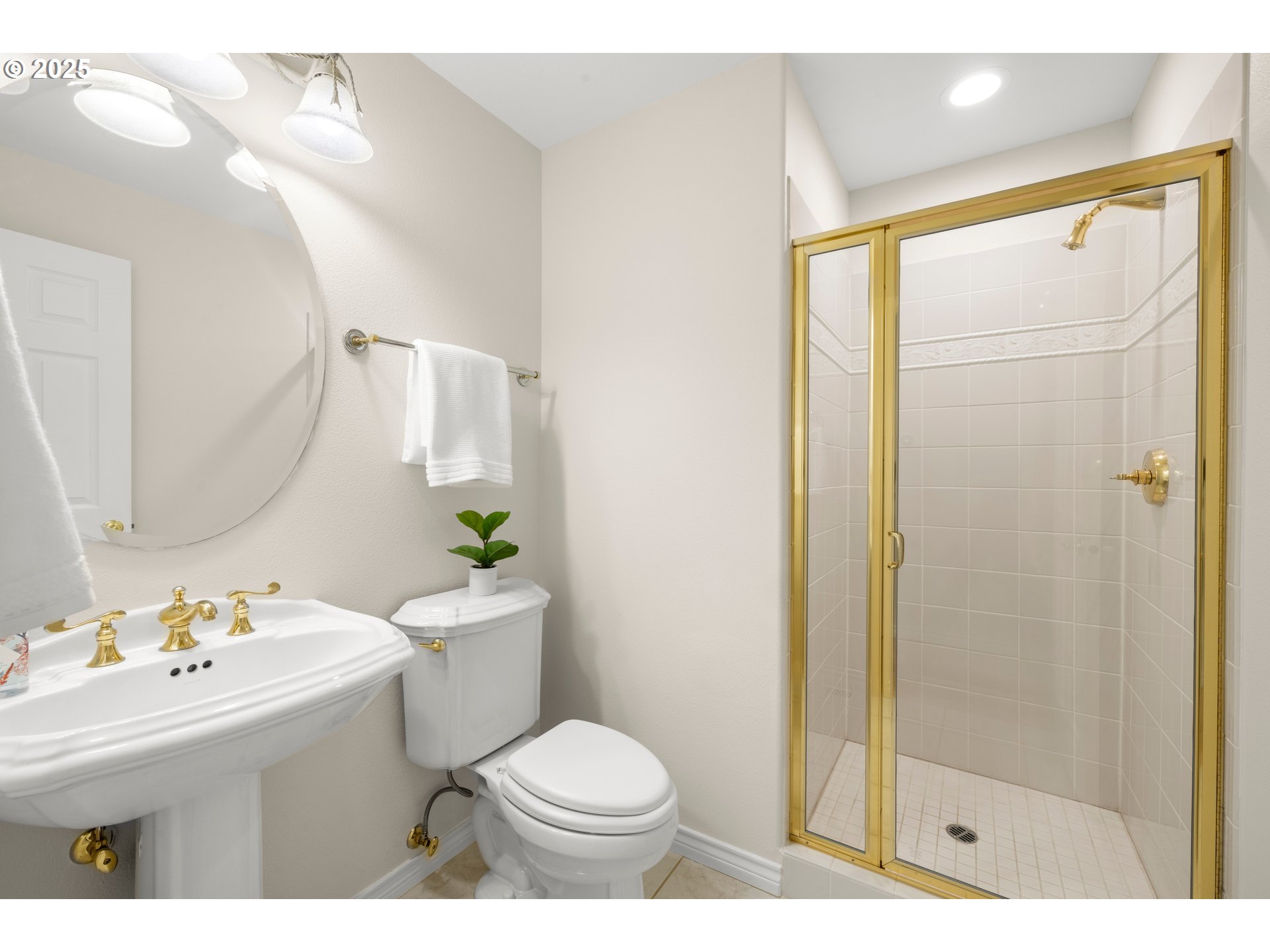 4556 Northwest Oakpoint Way Portland, OR 97229 - Photo 14 of 37