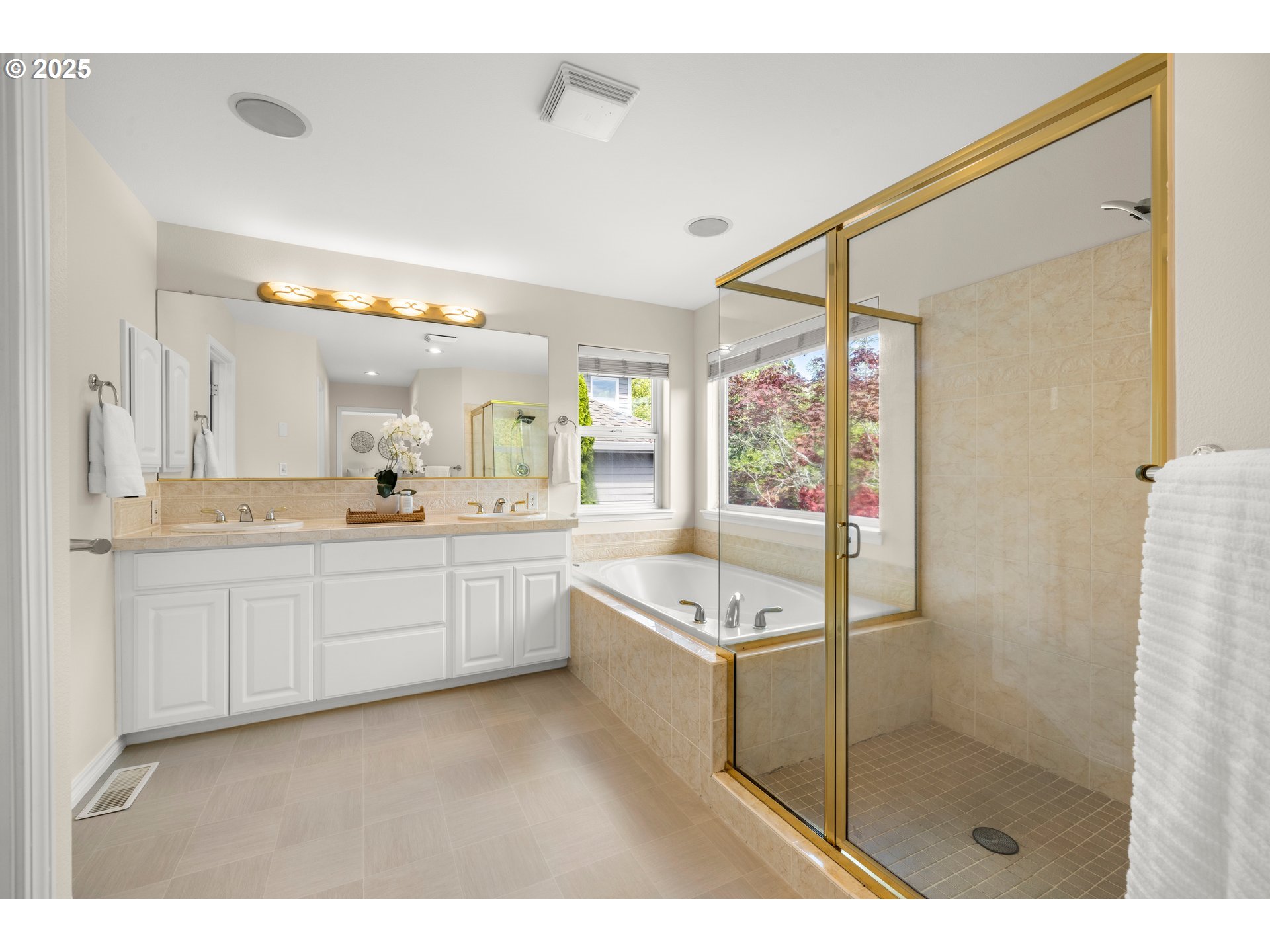 4556 Northwest Oakpoint Way Portland, OR 97229 - Photo 19 of 37