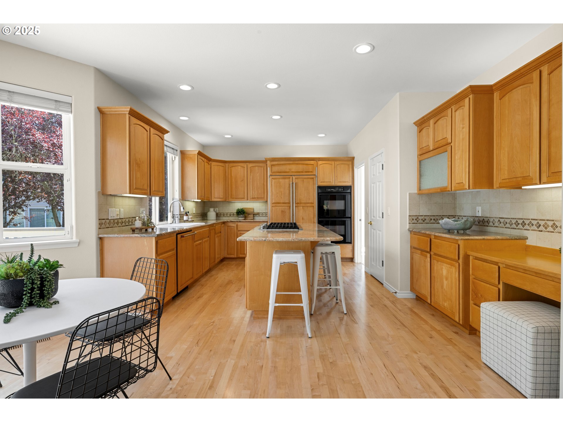 4556 Northwest Oakpoint Way Portland, OR 97229 - Photo 9 of 37