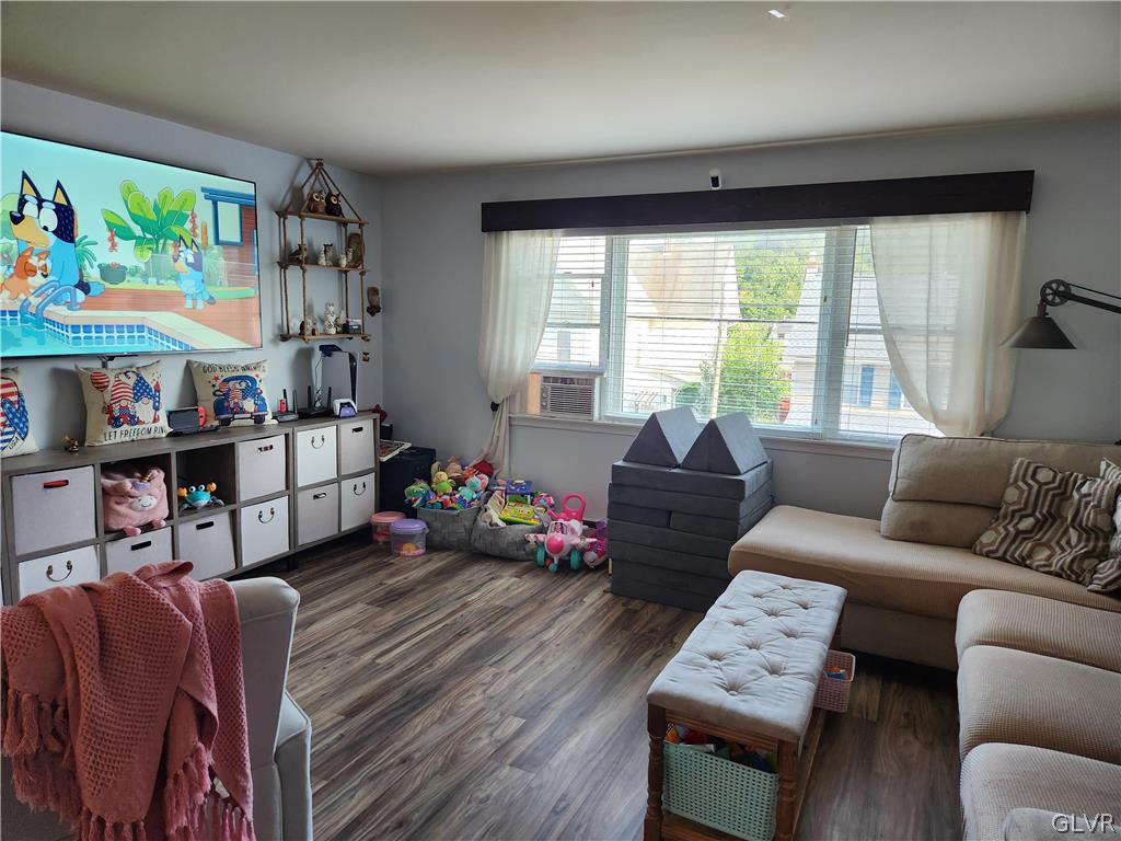 322 Chestnut Street Slatington, PA 18080 - Photo 25 of 50 Livingroom