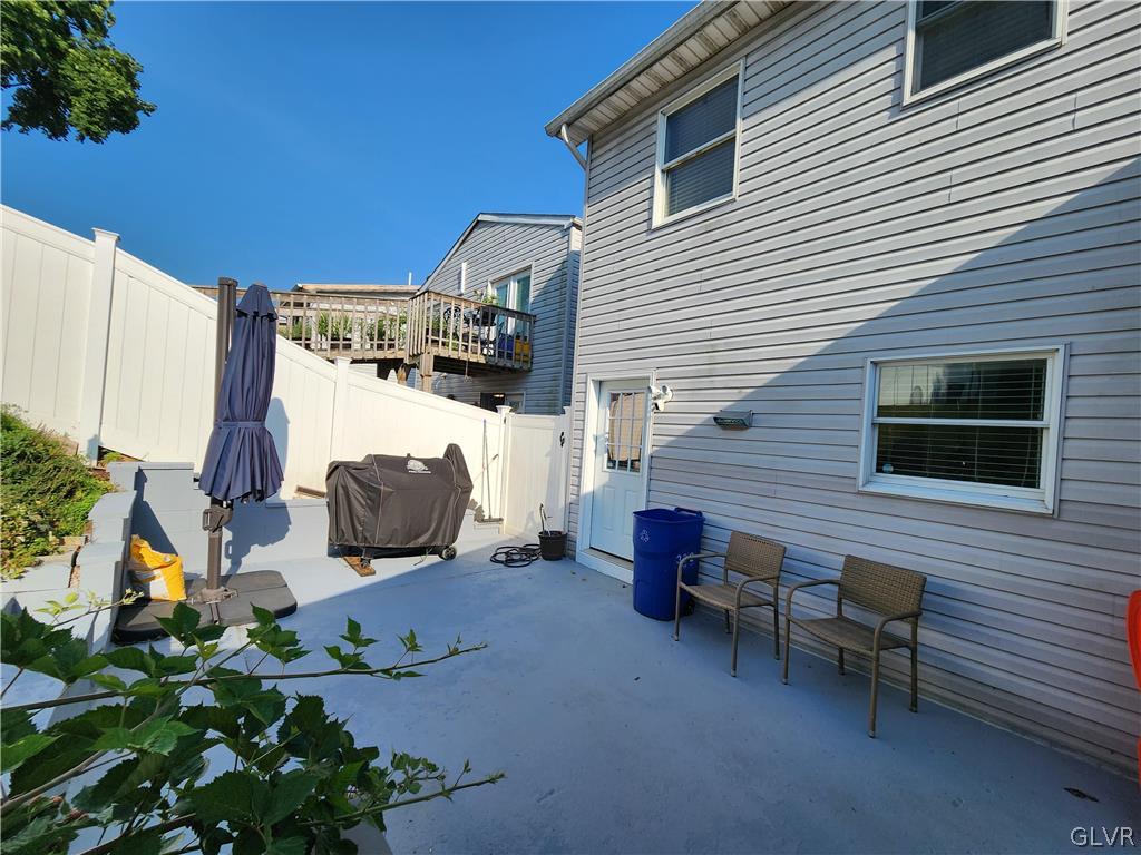 322 Chestnut Street Slatington, PA 18080 - Photo 44 of 50 Backyard Patio