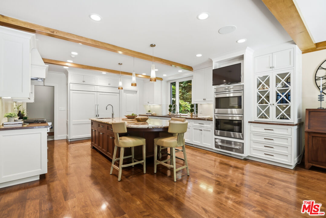 15946 Woodvale Road Los Angeles, CA 91436 - Photo 12 of 49 Gallery Image 12