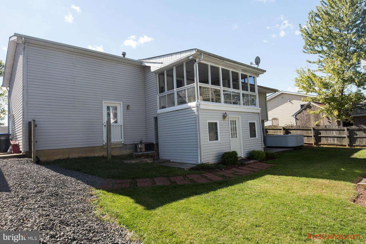 301 Williamsburg Road Sterling, VA 20164 - Photo 3 of 30 Exterior (Rear)
