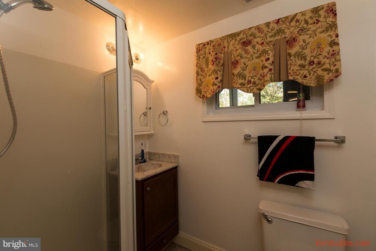 301 Williamsburg Road Sterling, VA 20164 - Photo 28 of 30 Bath