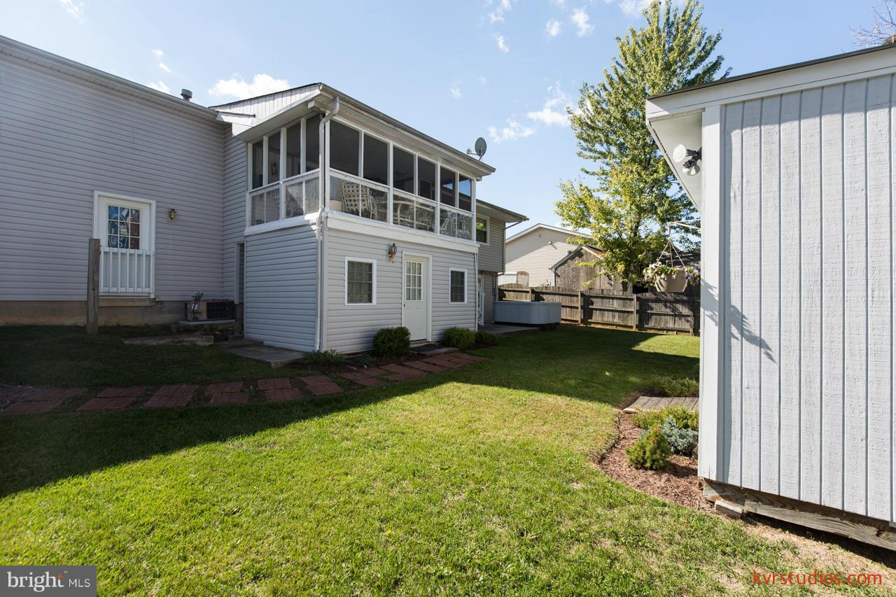 301 Williamsburg Road Sterling, VA 20164 - Photo 4 of 30 Exterior (Rear)