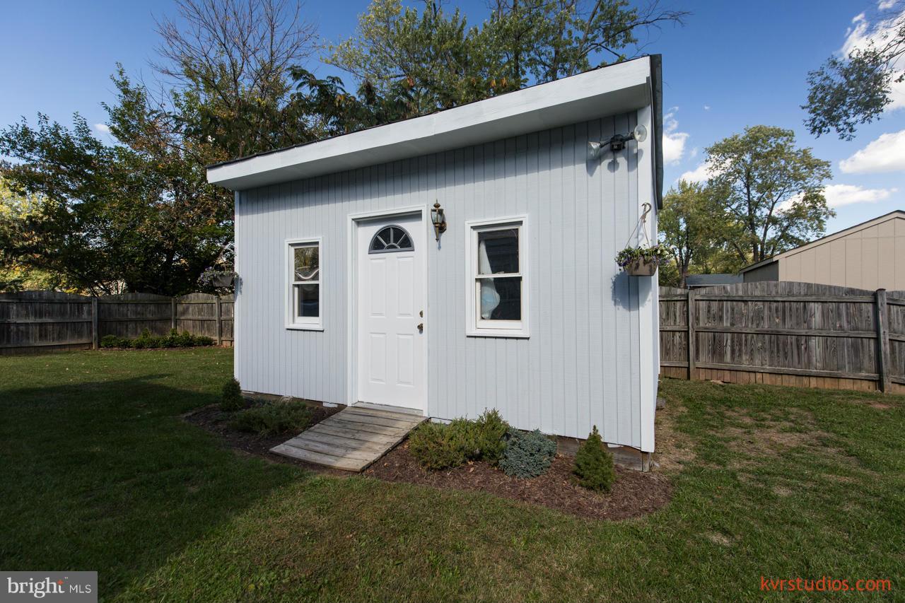 301 Williamsburg Road Sterling, VA 20164 - Photo 5 of 30 Exterior (Rear)