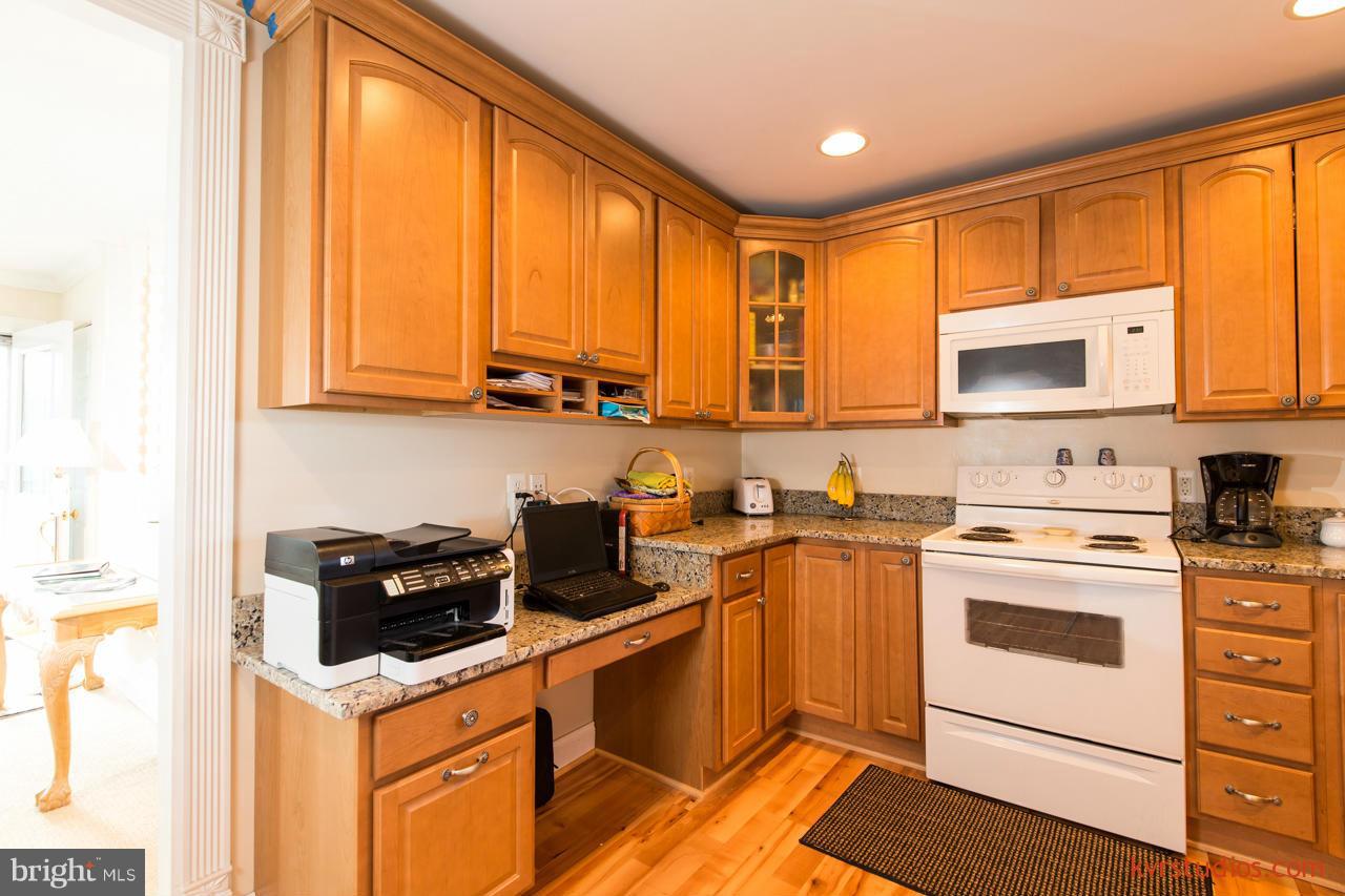 301 Williamsburg Road Sterling, VA 20164 - Photo 10 of 30 Kitchen