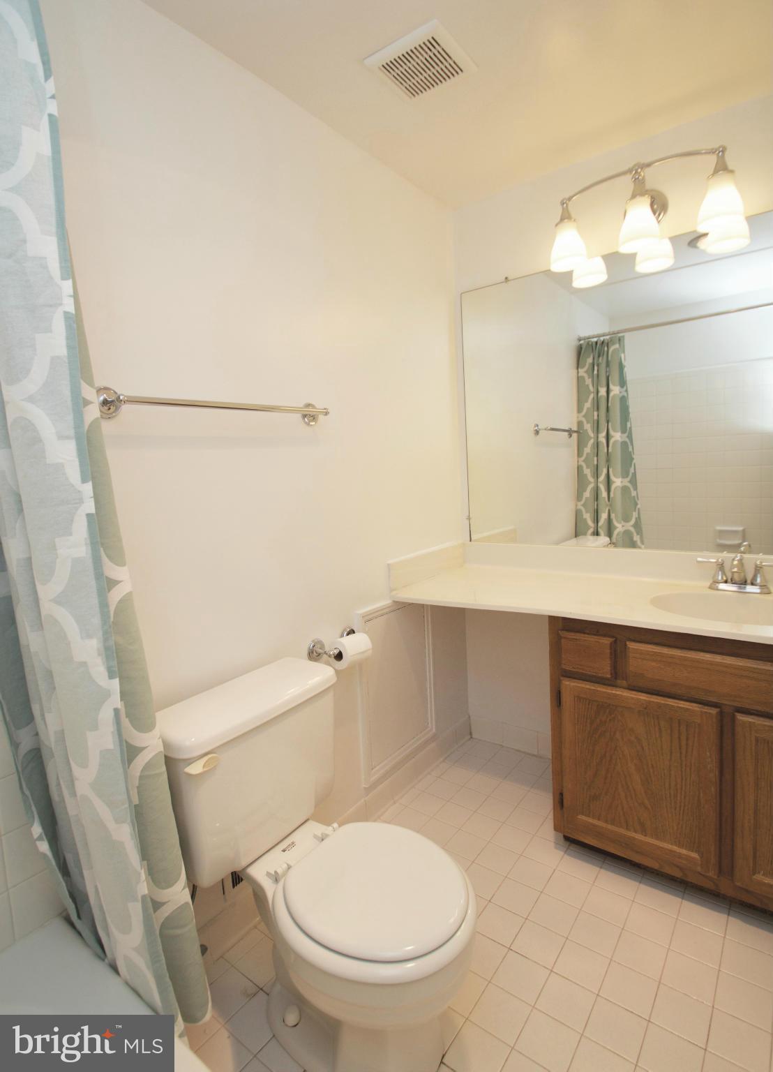 607 Concerto Lane Silver Spring, MD 20901 - Photo 14 of 19 Bath