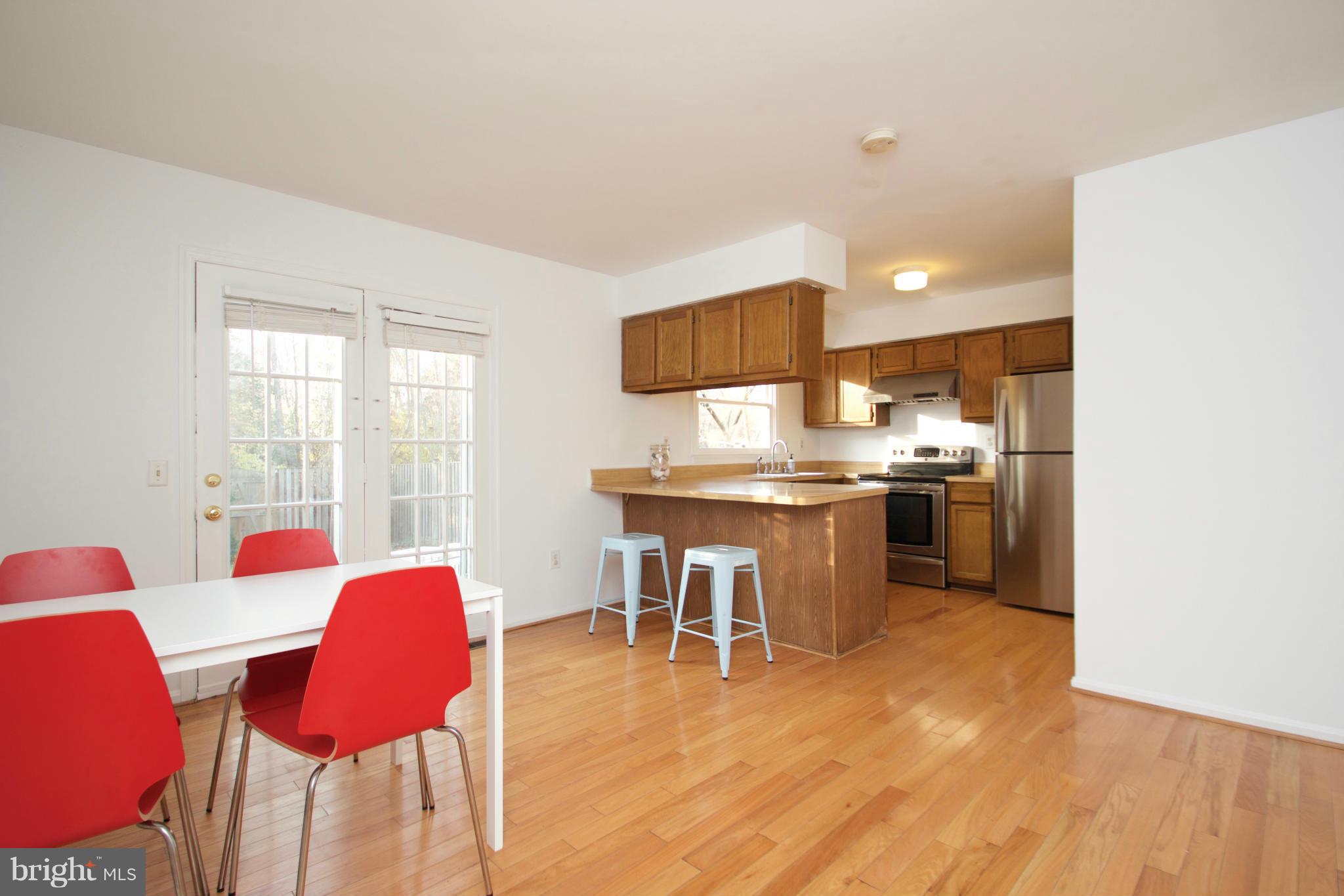 607 Concerto Lane Silver Spring, MD 20901 - Photo 7 of 19 Kitchen