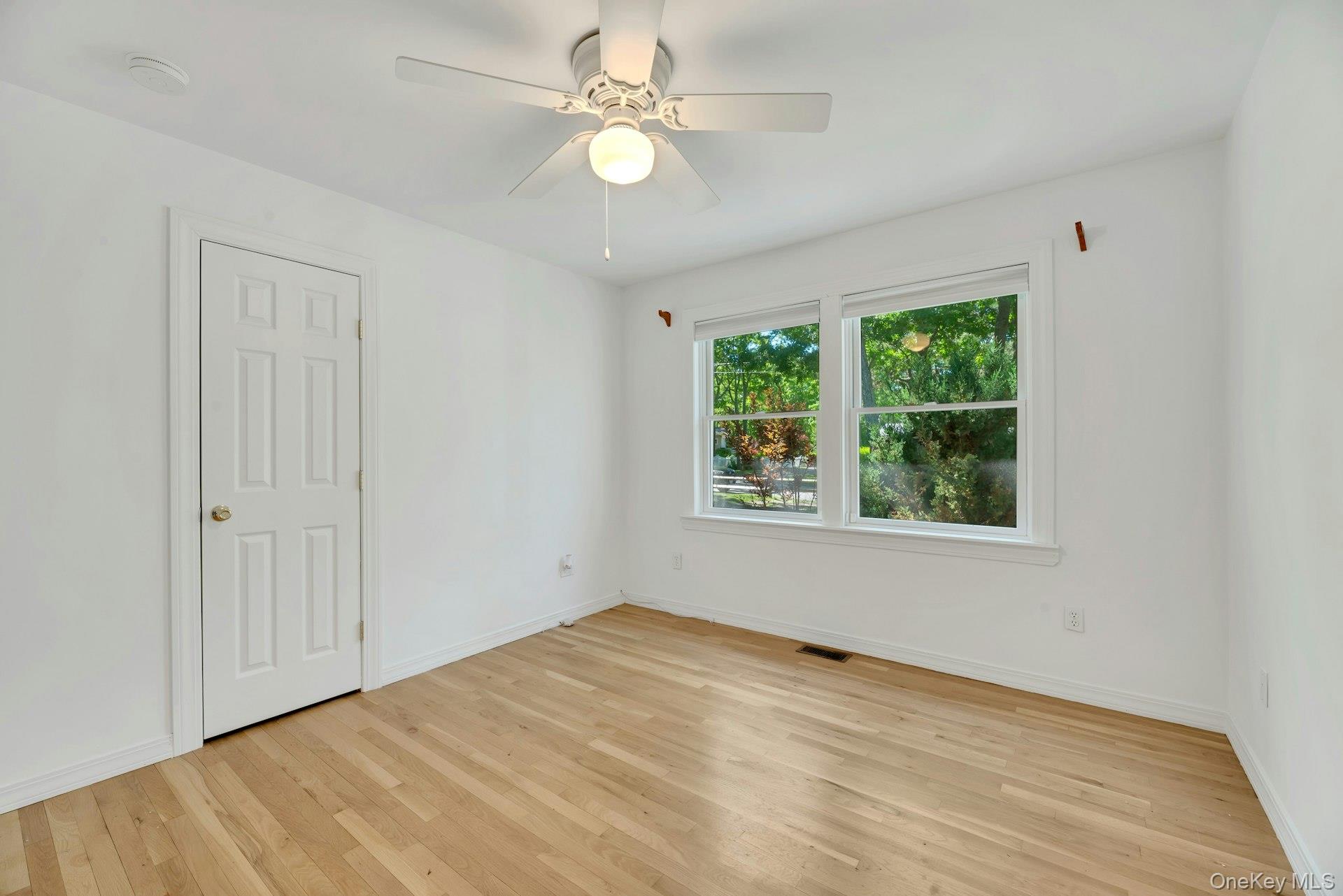 46 Sherwood Road Hampton Bays, NY 11946 - Photo 21 of 38