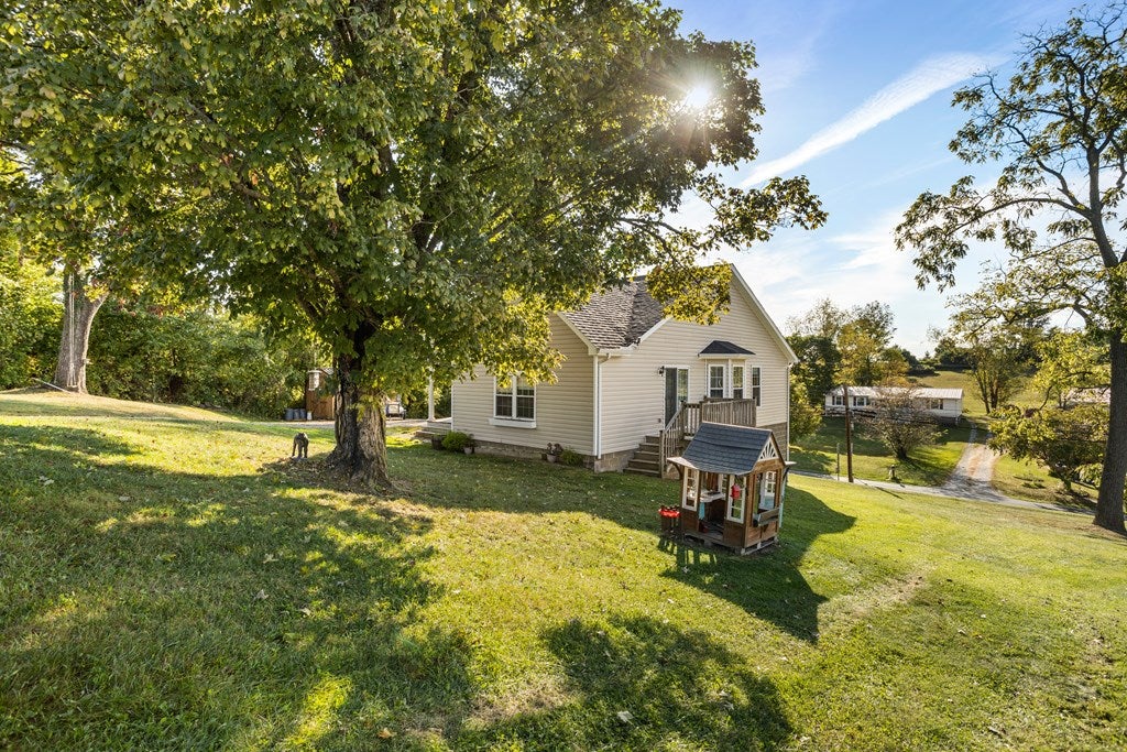217 Maple Street Glade Spring, VA 24340 - Photo 13 of 41 Gallery Image 13