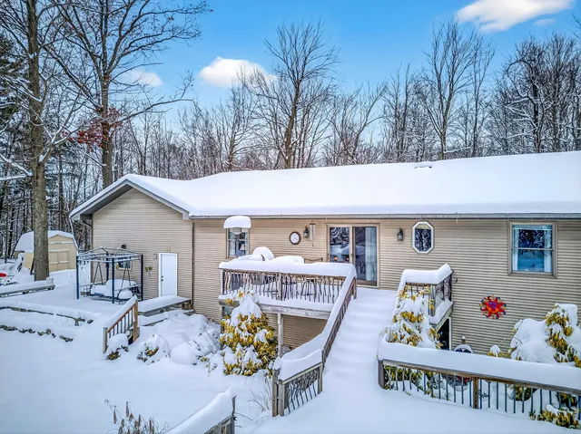 $525,000 | 4895 West Birch Lane, Pentwater, MI 49449