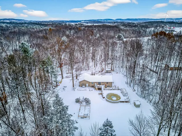 $525,000 | 4895 West Birch Lane, Pentwater, MI 49449