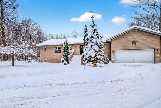 $525,000 | 4895 West Birch Lane, Pentwater, MI 49449