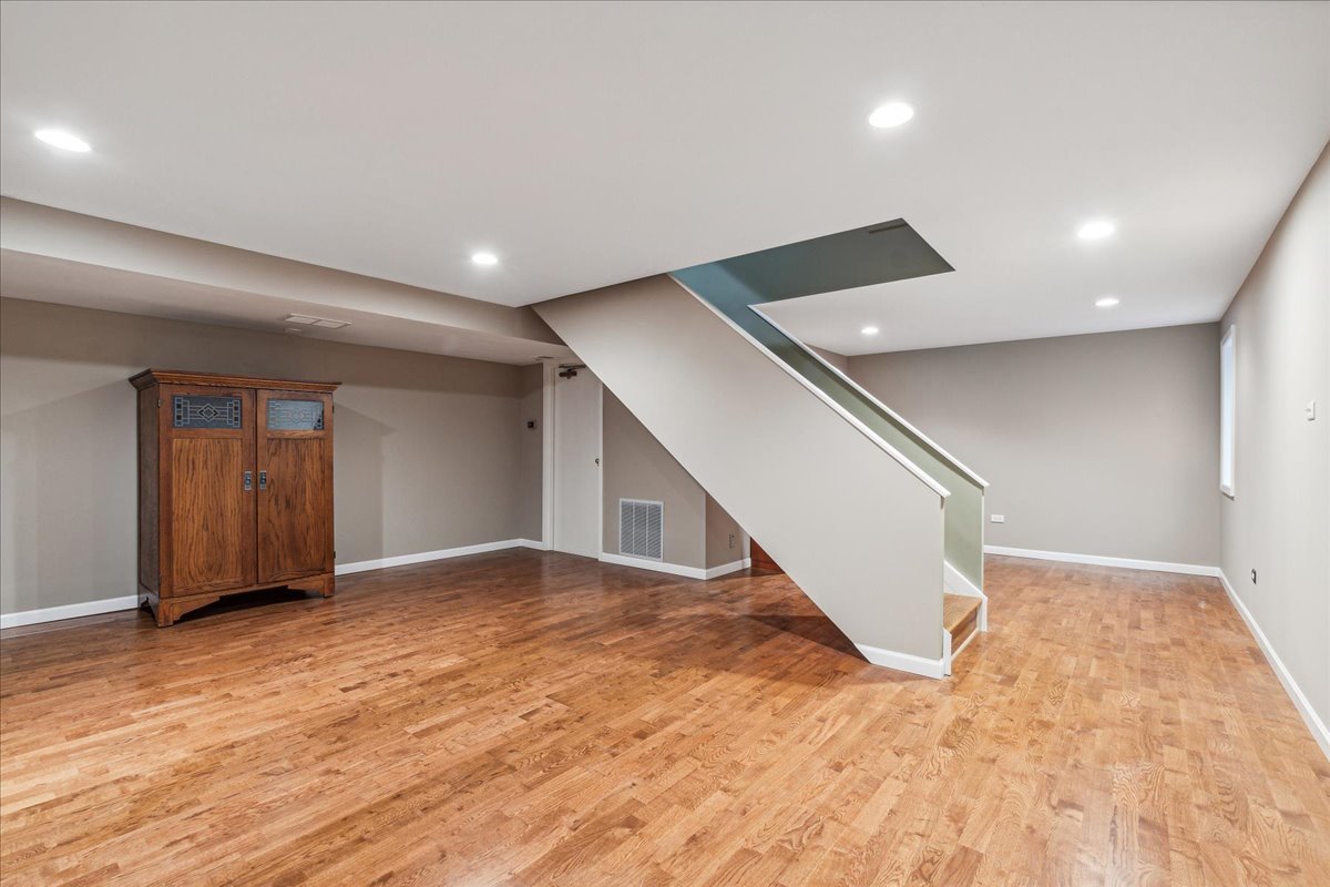 1621 Winnetka Road Glenview, IL 60025 - Photo 15 of 20 Gallery Image 15