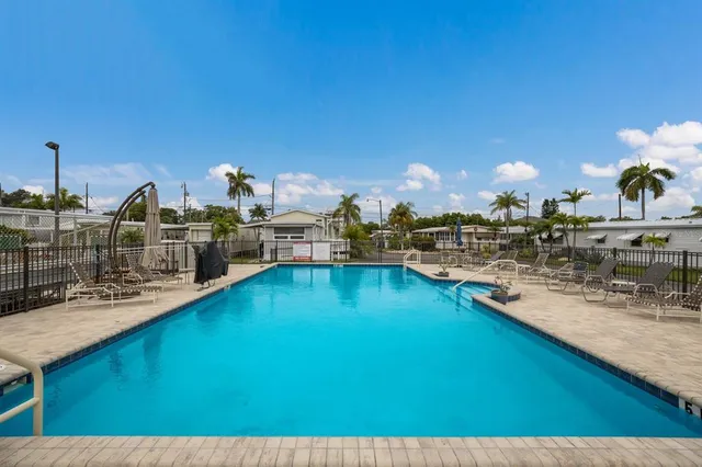 $349,000 | 2601 Gulf Drive North, Unit B24, Bradenton Beach, FL 34217