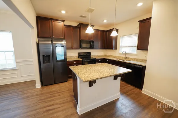 $2,400 | 363 Coconut Drive, Bloomingdale, GA 31302