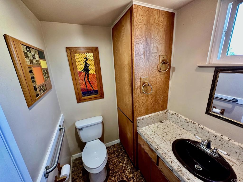 880 Crest View Road Vista, CA 92081 - Photo 20 of 55
