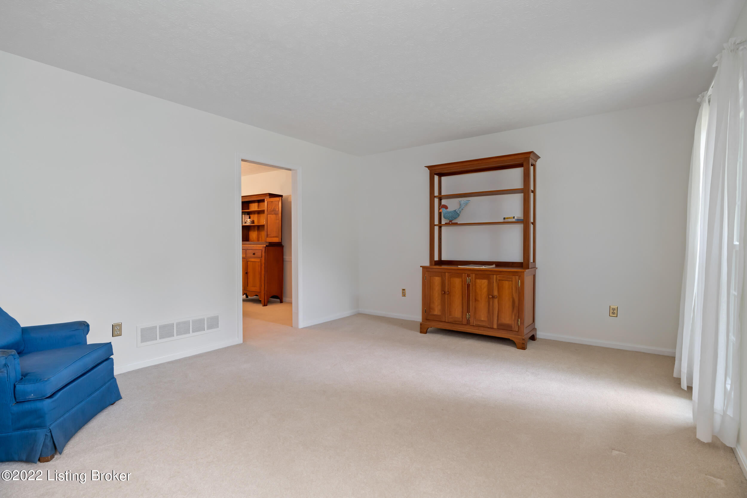 6709 Copperfield Road Louisville, KY 40207 - Photo 7 of 42 6709 Copperfield Road-18