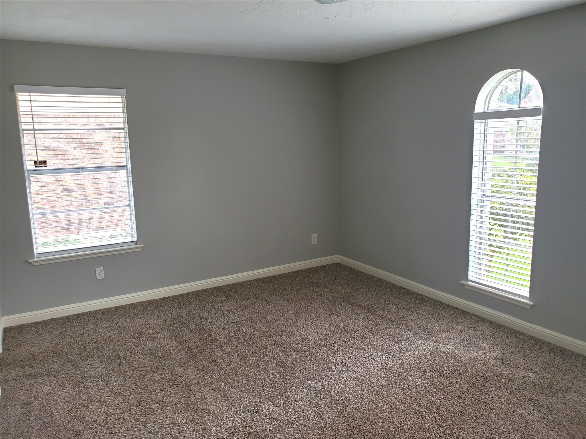 4507 Seneca Street Pasadena, TX 77504 - Photo 17 of 23 an empty room with a window
