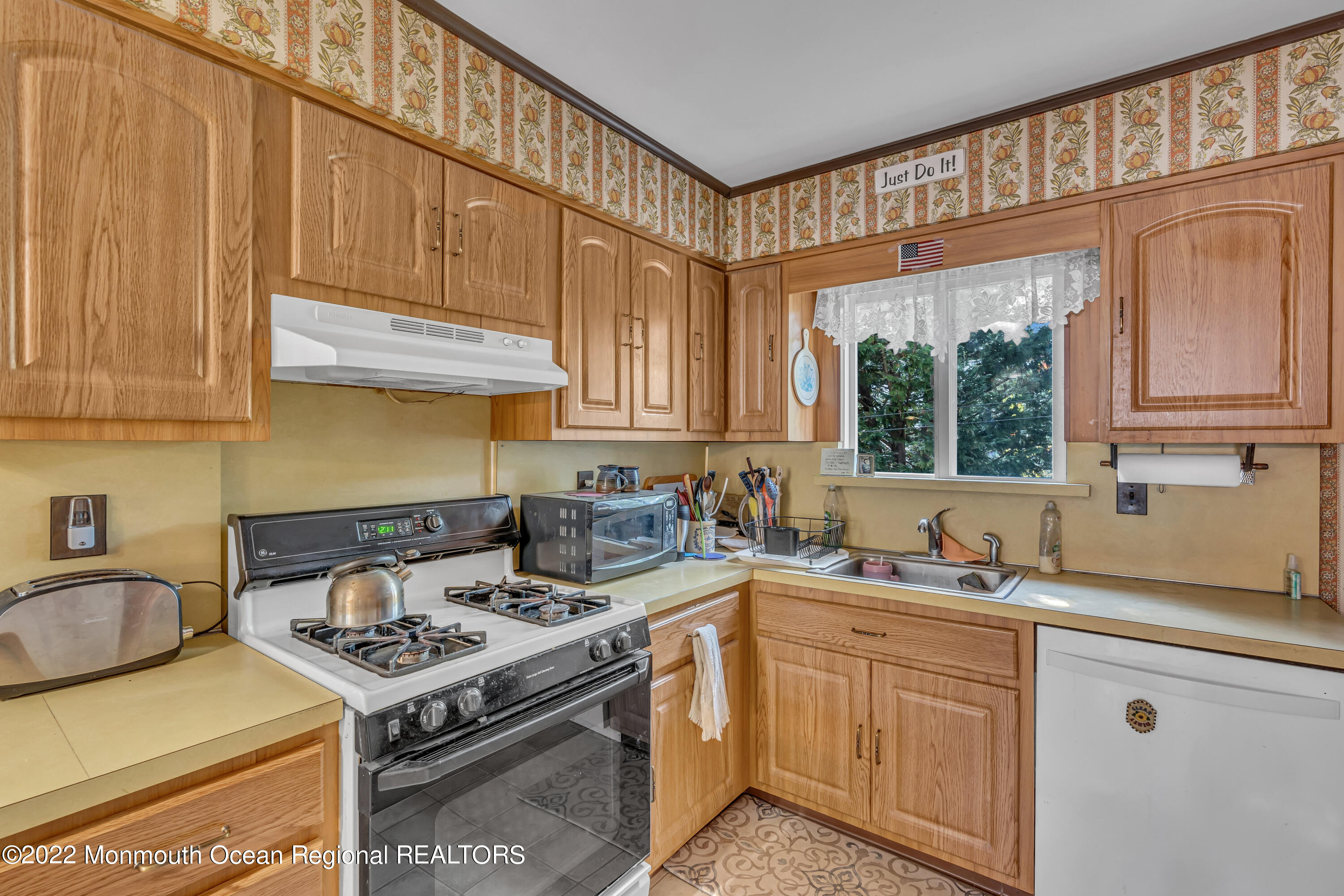 543 Robin Hood Road Brick, NJ 08724 - Photo 12 of 36 024_dsc02383