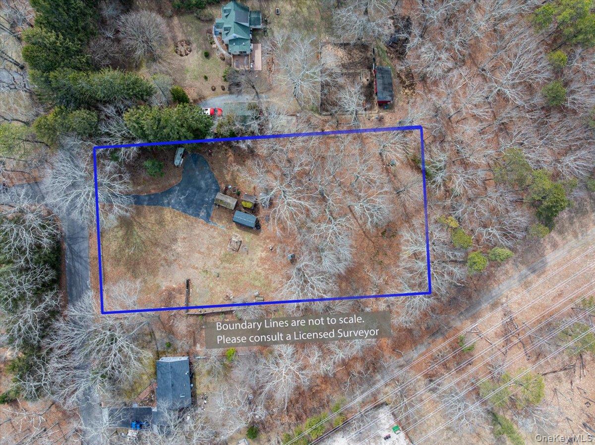 309 Primrose Path Manorville, NY 11949 - Photo 17 of 26