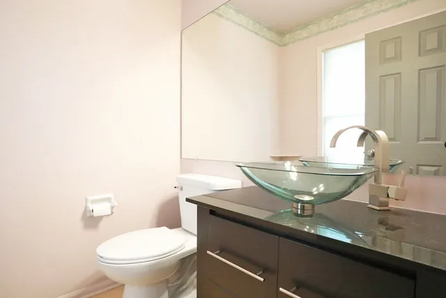 $2,975 | 966 North Auburn Woods Drive, Palatine, IL 60067