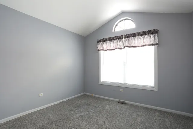 $2,975 | 966 North Auburn Woods Drive, Palatine, IL 60067