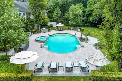$3,650,000 | 9 Old Woods Drive, Harrison, NY 10528
