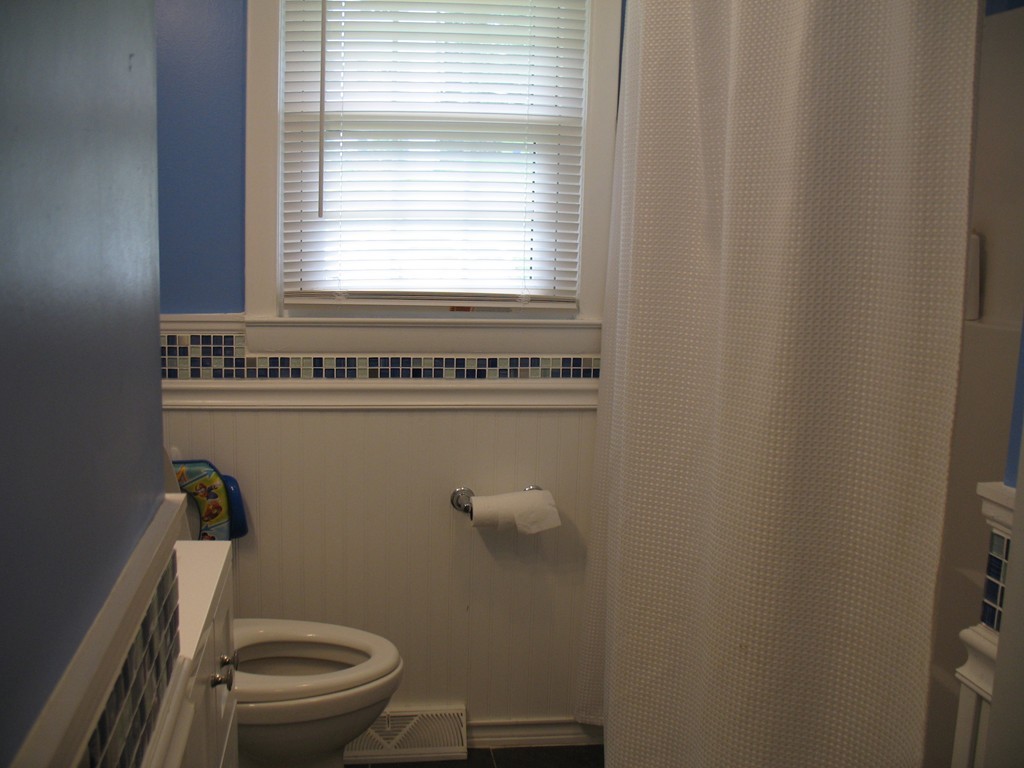 202 Davis Road Dracut, MA 01826 - Photo 11 of 26 Gallery Image 11