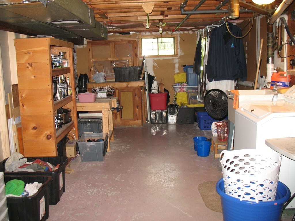 202 Davis Road Dracut, MA 01826 - Photo 19 of 26 Gallery Image 19
