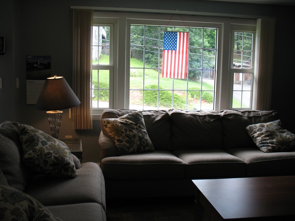 202 Davis Road Dracut, MA 01826 - Photo 5 of 26 Gallery Image 5