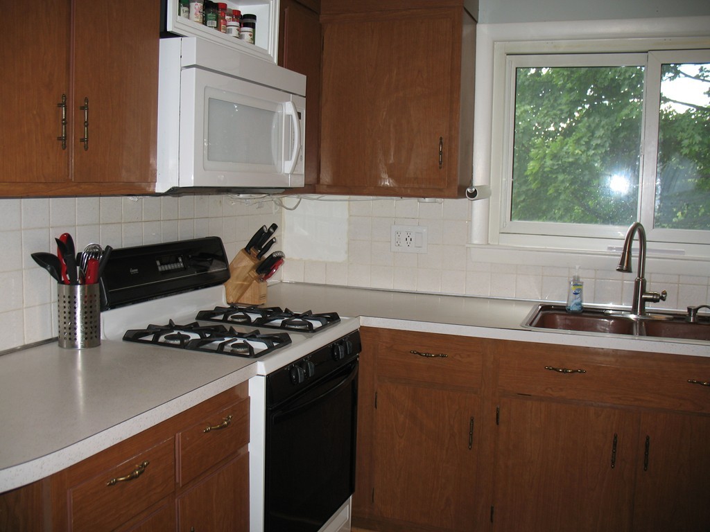 202 Davis Road Dracut, MA 01826 - Photo 6 of 26 Gallery Image 6