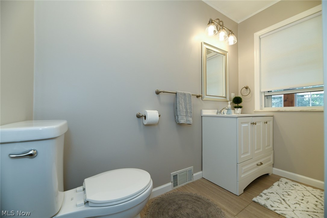 3500 Northcliffe Road Cleveland, OH 44118 - Photo 12 of 29 Main bath