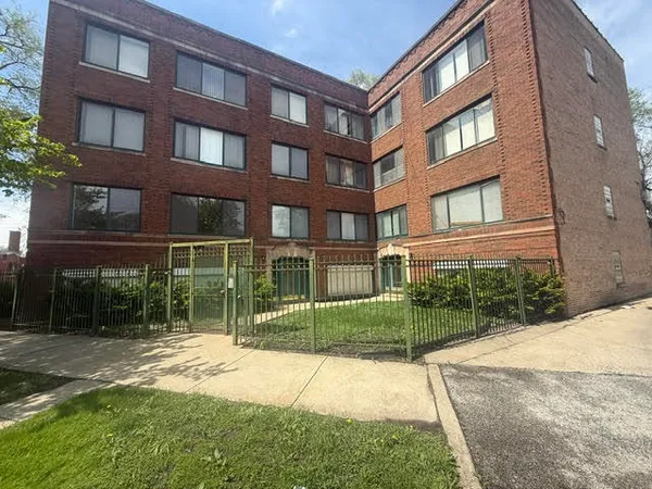 $130,000 | 8008 South Ridgeland Avenue, Unit 2A, Chicago, IL 60617